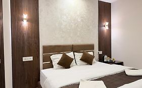 Hotel Kiwi Inn Vijaynagar Scheme 78